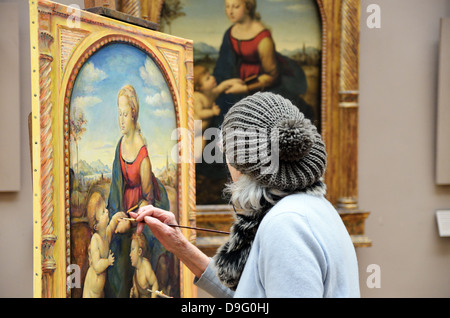 Artista rendendo copia al Musee du Louvre a Parigi, Francia - Jan 2012 Foto Stock