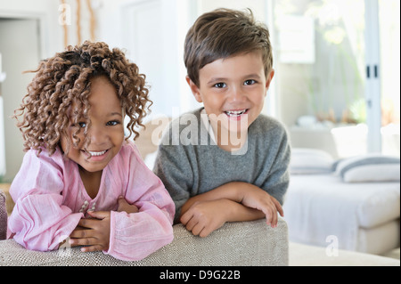 Ritratto di un ragazzo e ragazza sorridente Foto Stock
