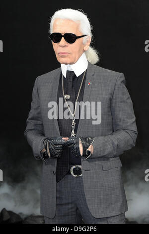 Karl Lagerfeld settimana della moda di Parigi pronto a indossare Autunno/Inverno 2011 - Chanel - Interno a Parigi, Francia - 08.03.11 Foto Stock