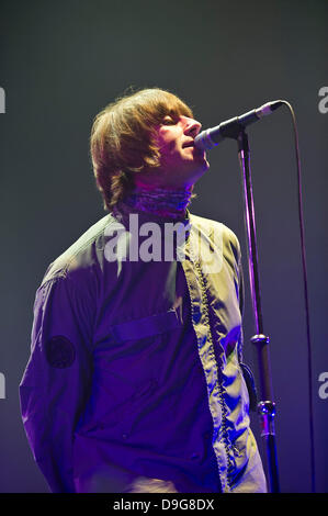 Liam Gallagher esegue con la sua nuova band Beady Eye alla Troxy London, England - 10.03.11 Foto Stock