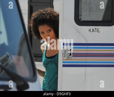 Annie Ilonzeh sul set della nuova serie TV "Charlies Angels' di South Beach Miami Beach, Florida - 16.03.11 Foto Stock