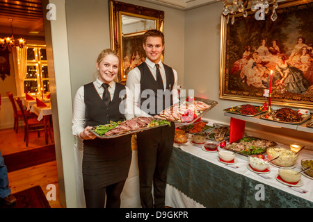 Feste di Natale presso il ristorante Laekjarbrekka, Reykjavik, Islanda Foto Stock