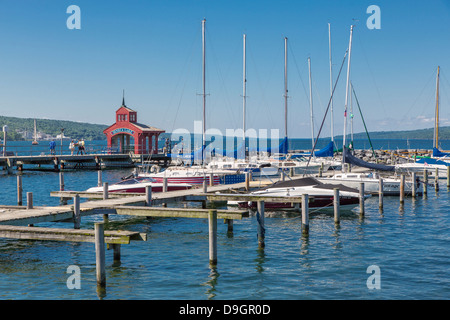 Lungomare zona porto sul Lago Seneca in Watkins Glen nella regione dei Laghi Finger di New York Foto Stock