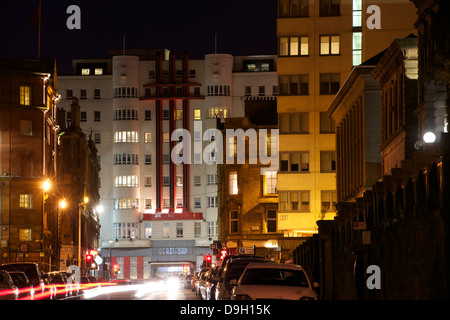 Elmbank Street guardando verso il Beresford edificio sulla Sauchiehall Street Foto Stock