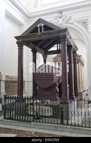 Tomba Reale di Federico II, la Cattedrale di Palermo, Palermo, Sicilia, Italia Foto Stock