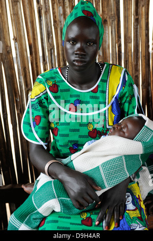 SUDAN DEL SUD, stato dei Laghi, Rumbek , centro sanitario , programma per la vaccinazione e l'immunizzazione dei bambini Foto Stock