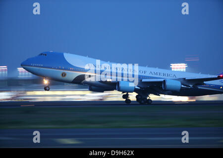 La Air Force One che trasportano il Presidente Usa Barack Obama decolla dall'aeroporto Tegel di Berlino, Germania, 19 giugno 2013. Foto: Kay Nietfeld dpa +++(c) dpa - Bildfunk+++ Foto Stock