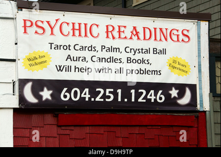 Letture psichiche e occulto segno negozio sulla strada principale di Vancouver, BC, Canada Foto Stock