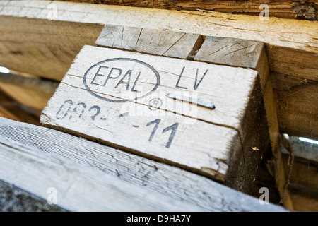 Marcatura di un europalette, identificazione di un Euro pallet, Foto Stock