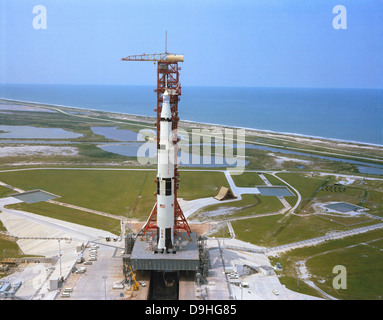 Una vista aerea dell'Apollo 15 navicella spaziale sulla sua piattaforma di lancio. Foto Stock