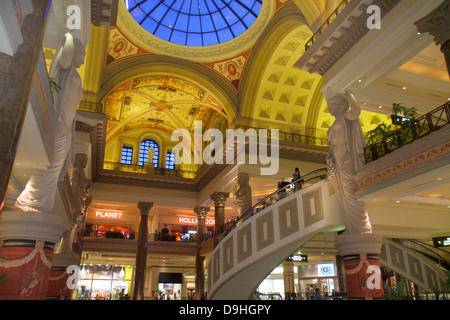 Las Vegas Nevada, The Strip, South Las Vegas Boulevard, Forum Shops at Caesars Palace, shopping shopper shopping shopper negozi mercati di mercato buy Foto Stock