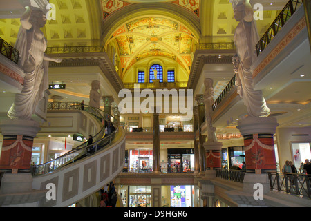 Las Vegas Nevada, The Strip, South Las Vegas Boulevard, Forum Shops at Caesars Palace, shopping shopper shopping shopper negozi mercati di mercato buy Foto Stock