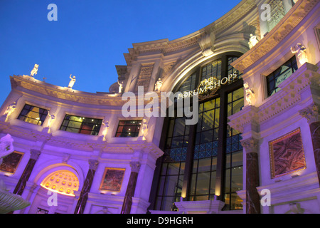 Las Vegas Nevada, The Strip, South Las Vegas Boulevard, Forum Shops at Caesars Palace, shopping shopper shopping shopper negozi mercati di mercato buy Foto Stock