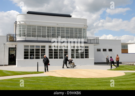 Kings Hill, Kent, Inghilterra, Regno Unito. La torre di controllo. Lavori di rinnovo di parte del vecchio West Malling Airfield Foto Stock