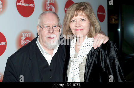 Sir Peter Blake arriva al Roundhouse quinto compleanno di Gala per Londra, Inghilterra - 22.03.11 Foto Stock