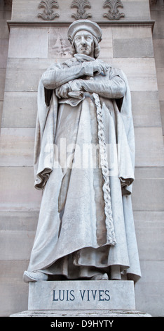 MADRID - MARZO 11: Luis Vives dal portale del Museo Archeologico Nazionale di Spagna. Foto Stock