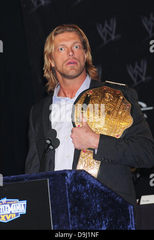 Il bordo in occasione di una conferenza stampa con WWE superstars per 'WrestleMania XXVII" tenutasi presso l'Hard Rock Cafe di New York City, Stati Uniti d'America - 30.03.11 Foto Stock