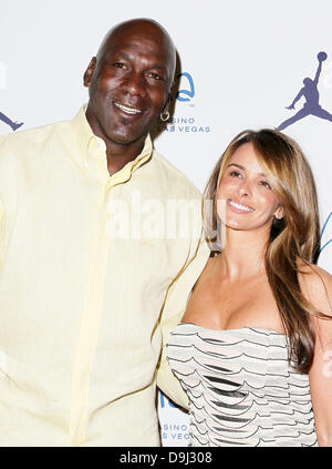 Michael Jordan e Yvette Prieto Michael Jordan Celebrity Invitational di ricevimento di benvenuto a Haze night club al Aria Las Vegas, Nevada - 31.03.11 Foto Stock