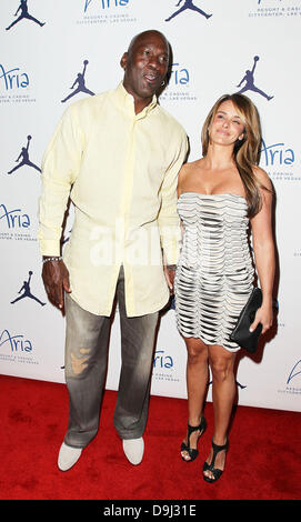 Michael Jordan e Yvette Prieto Michael Jordan Celebrity Invitational di ricevimento di benvenuto a Haze night club al Aria Las Vegas, Nevada - 31.03.11 Foto Stock