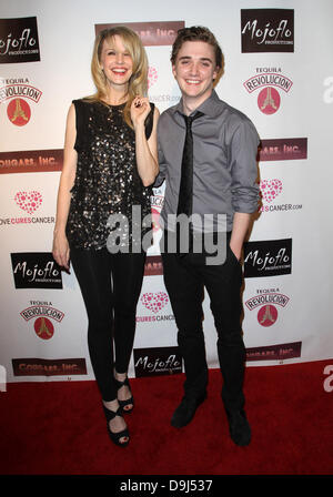 Kathryn Morris e Kyle Gallner Cougar Inc premiere mondiale tenutosi presso il teatro egiziano - Gli arrivi di Los Angeles, California - 31.03.11 Foto Stock