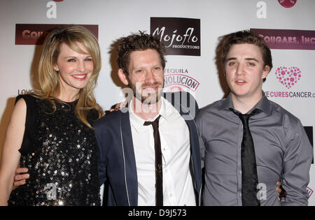 Kathryn Morris, K. Asher Levin e Kyle Gallner Cougar Inc premiere mondiale tenutosi presso il teatro egiziano - Gli arrivi di Los Angeles, California - 31.03.11 Foto Stock