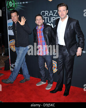 Jason Bateman, Charlie Day e Jason Sudeikis Warner Brother presentazione presso la Convenzione CinemaCon al Caesars Palace - arrivi a Las Vegas, Nevada - 31.03.11 Foto Stock