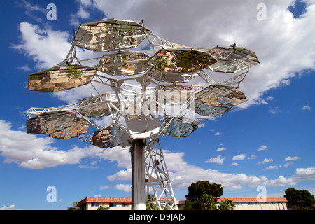 Las Vegas Nevada,UNLV,University of Nevada,Center for Energy Research,Solar Technology testing,Concentrated fotovoltaic (CPV) system,NV130401051 Foto Stock