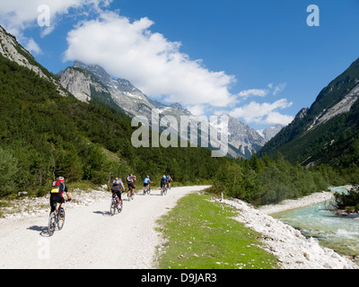 I ciclisti di montagna in alto adige Foto Stock