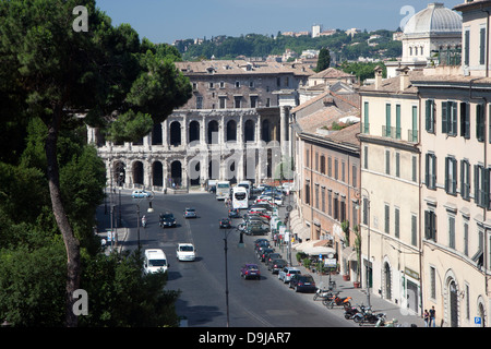 Teatro di Marcello visto dalle scale di Santa Maria in Aracoeli Foto Stock