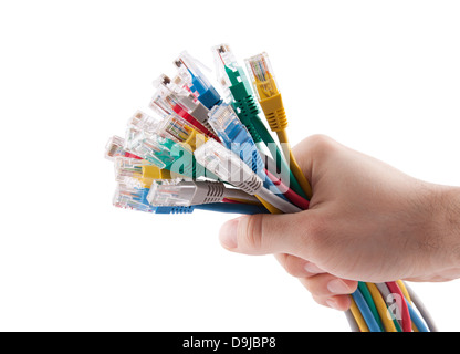 Mano azienda colorato i cavi per la connessione internet. Percorso di clipping incluso. Foto Stock