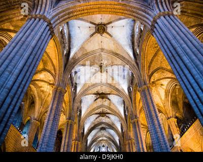 Interno della Santa Eulalia cattedrale nel quartiere Gotico di Barcellona, Spagna 1 Foto Stock