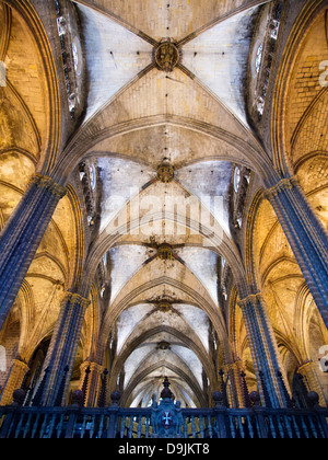 Interno della Santa Eulalia cattedrale nel quartiere Gotico di Barcellona, Spagna 1 Foto Stock