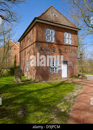 Gatehouse a Otterndorf, Hadeln, Bassa Sassonia, Germania Foto Stock