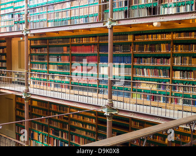 La biblioteca presso il famoso Museo Rijks di Amsterdam che ha aperto di recente Foto Stock
