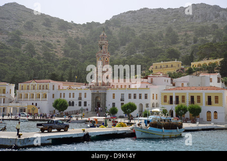 Porto di pesca presso il Monastero di San Michele a Panormitis, Symi (SIMI), Rodi (Rodi) Regione, Dodecaneso, Egeo Meridionale, Grecia Foto Stock