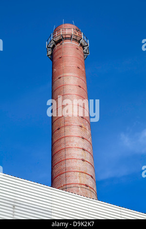 Ciminiere in mattoni a John R. Kelly Pianta degli impianti di generazione di energia di per sé Gainesville. Foto Stock