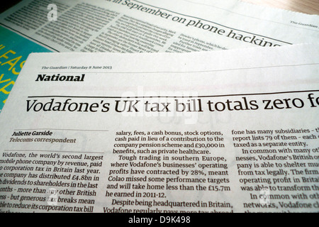 "Vodafone UK imposte totali zero" articolo headline clipping nel quotidiano Guardian 8 giugno 2013 Gran Bretagna REGNO UNITO Foto Stock