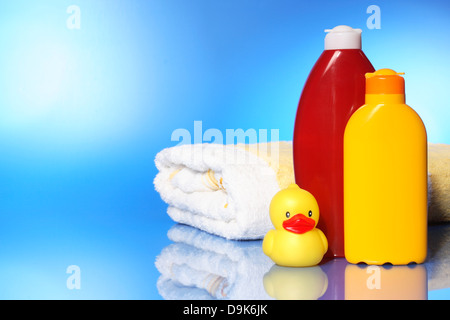 Teli da Bagno con latte solare e anatra elastico Foto Stock