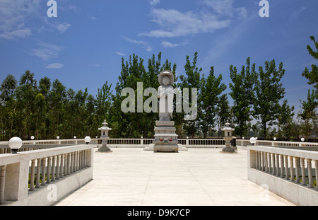 Statua di Buddha nel tempio Coreano, Sravasti, Uttar Pradesh, India Foto Stock