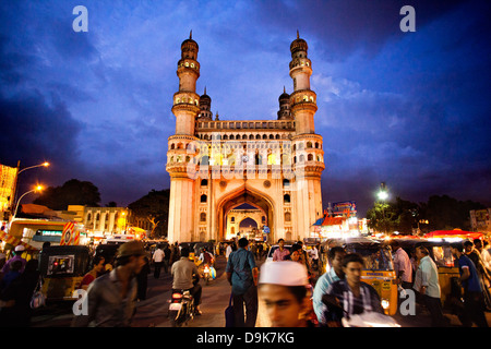 Facciata di Charminar, Hyderabad, Andhra Pradesh, India Foto Stock