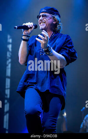 Milano Italia. Xx Giugno 2013. La American rock band TOTO esegue live all Ippodromo del galoppo durante il 'trentacinquesimo anniversario Tour' Credito: Rodolfo Sassano/Alamy Live News Foto Stock