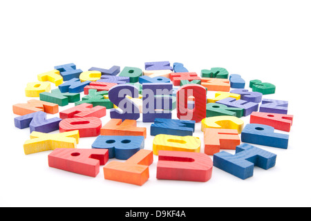 La parola scritta seo con colorate lettere in legno Foto Stock