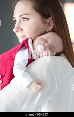 Donna con bambino neonato ragazza Foto Stock