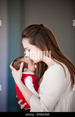 Donna con bambino neonato ragazza Foto Stock