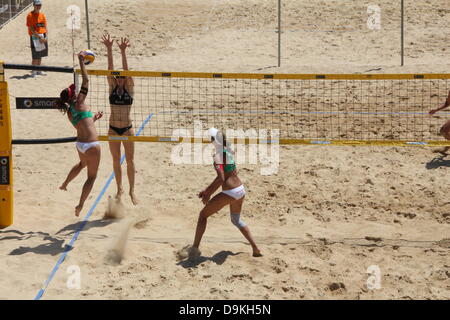 20 giugno 2013 Forrer-Vergé-Dépré Svizzera v Day-Pavlik USA team swatch beach volley campionati del mondo torneo nel foro Italico a Roma Italia Foto Stock