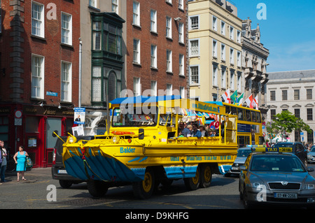 Viking Splash Tour Anfibio sightseeing bus tour barca lungo Dame Street central Dublino Irlanda Europa Foto Stock