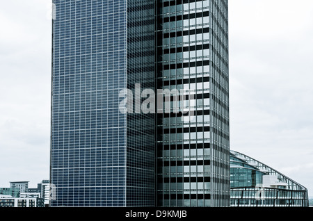 La vecchia torre di CIS con il nuovo Co op capo ufficio edificio a No.1 Angolo Piazza di Manchester, Regno Unito Foto Stock