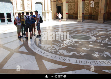 Gli studenti al monastero di Montserrat vicino a Barcelona Spagna Spain Foto Stock
