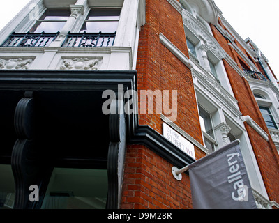 Vista di Cork Street, una delle più famose strade per le gallerie d'arte a Londra, attualmente sotto la minaccia da parte di sviluppatori Foto Stock