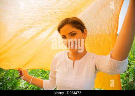 Ritratto di una donna sorridente Foto Stock